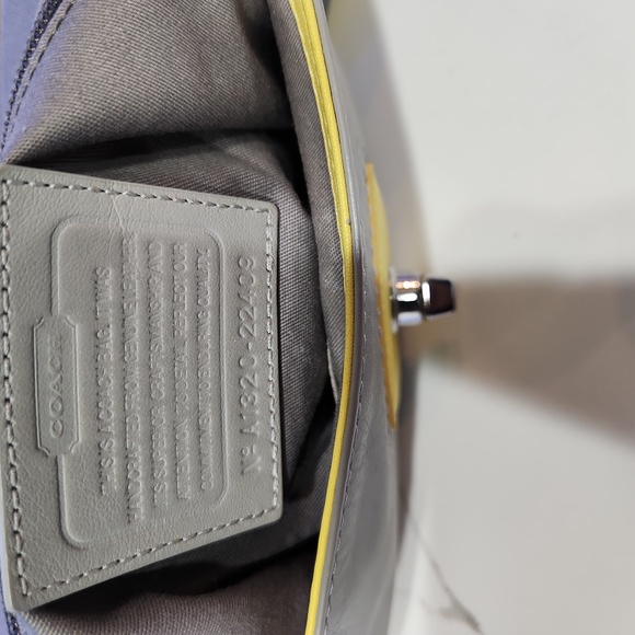 💥💥💥Coach Vintage Legacy Gray Yellow Archival Leather Willis Crossbody Y2K - Picture 6 of 12